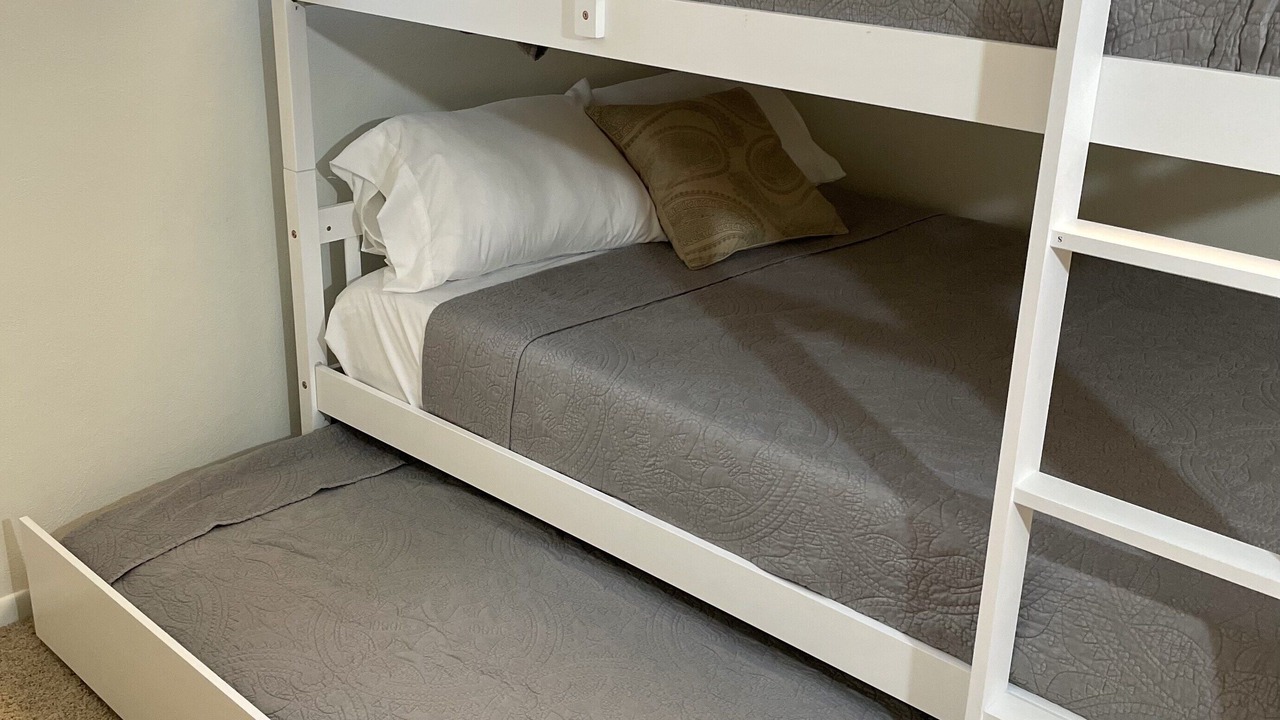 Photo of Bedroom in Waukazoo Woods