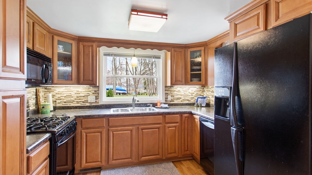 Photo of Kitchen in Waukazoo Woods