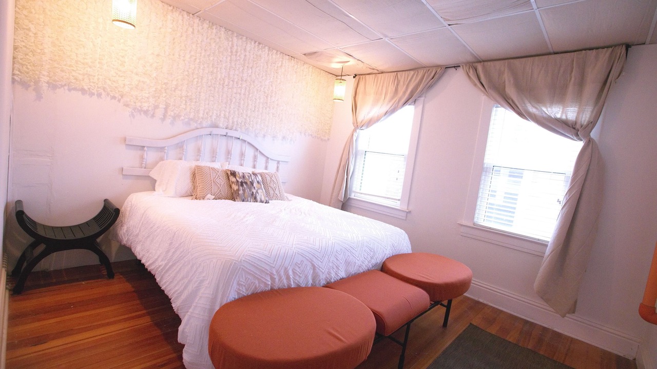 Photo of Bedroom in Homewood