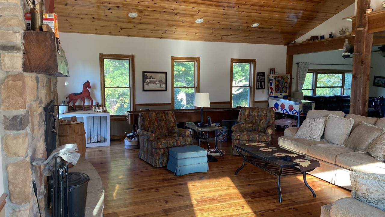 Photo of Livingroom in Rolling Prairie