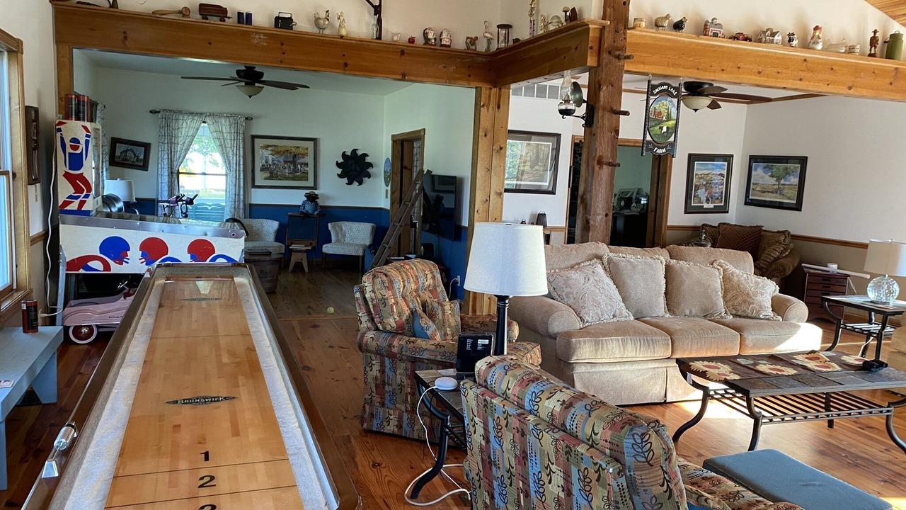 Photo of Livingroom in Rolling Prairie