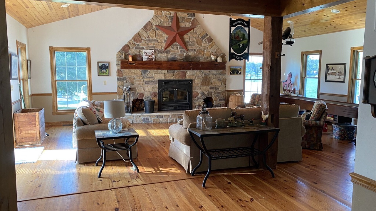 Photo of Livingroom in Rolling Prairie