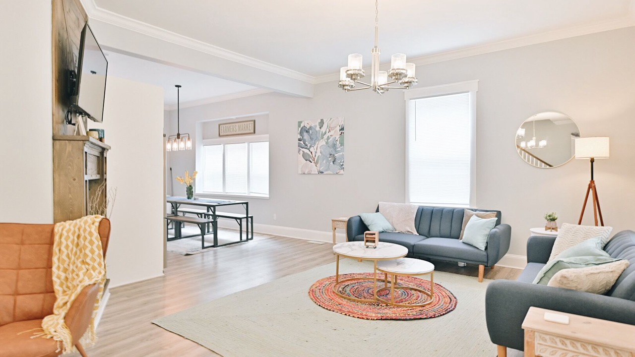 Photo of Livingroom in Near Northside