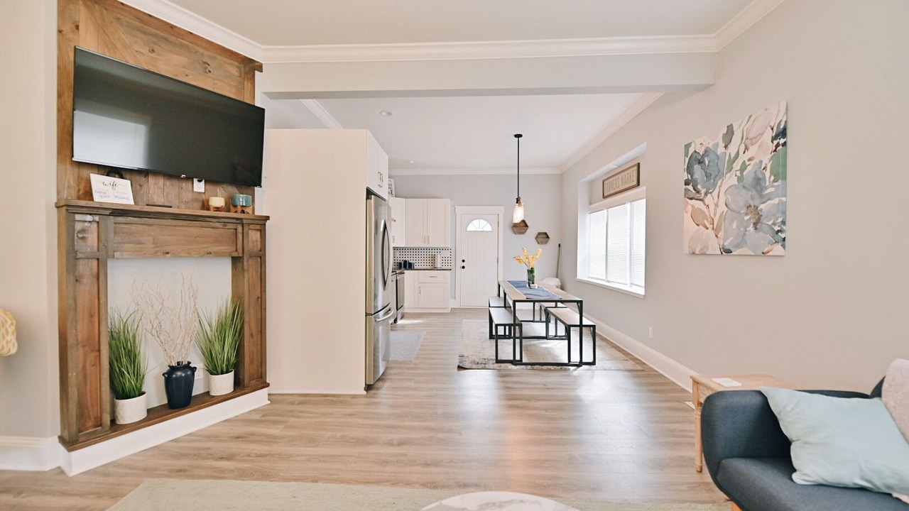 Photo of Livingroom in Near Northside