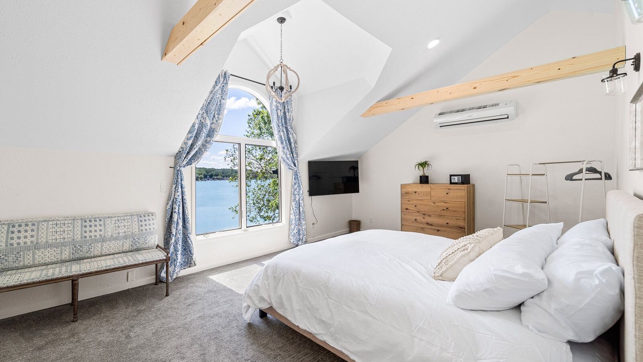 Photo of Bedroom in Cassopolis