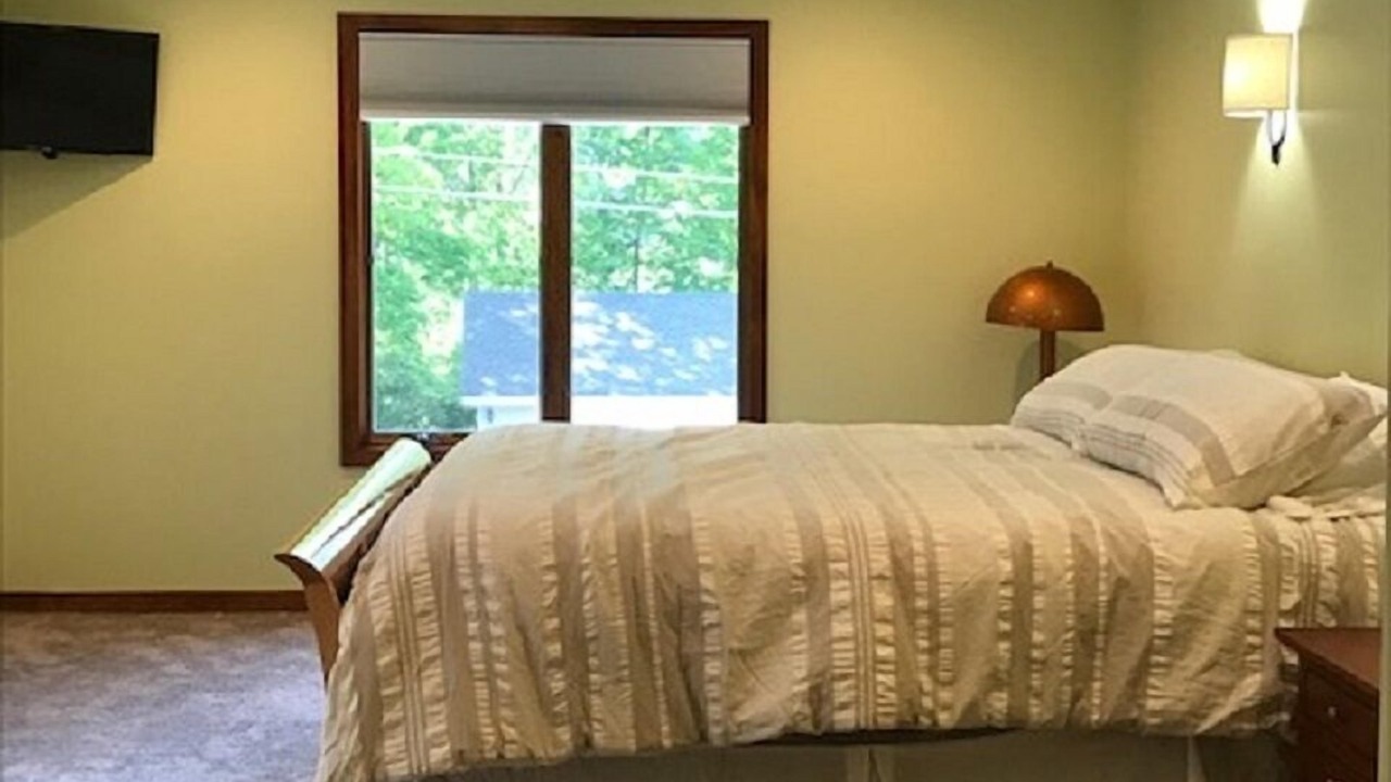 Photo of Bedroom in Clear Lake