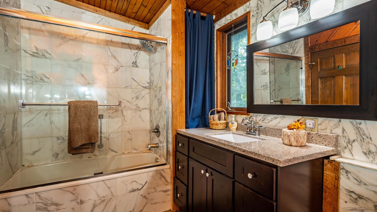 Photo of Bathroom in Helmsburg