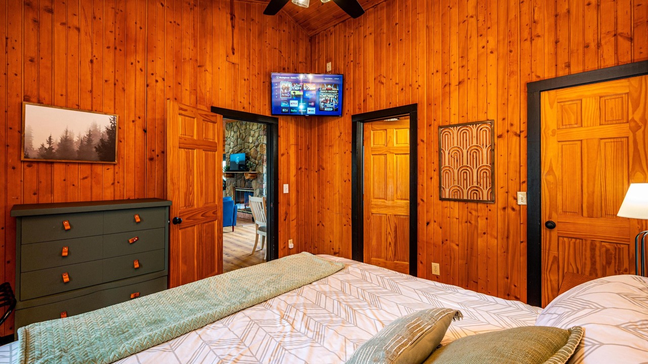 Photo of Bedroom in Gnaw Bone