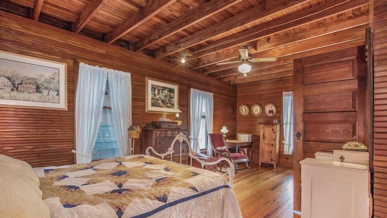 Photo of Bedroom in Ottawa Beach