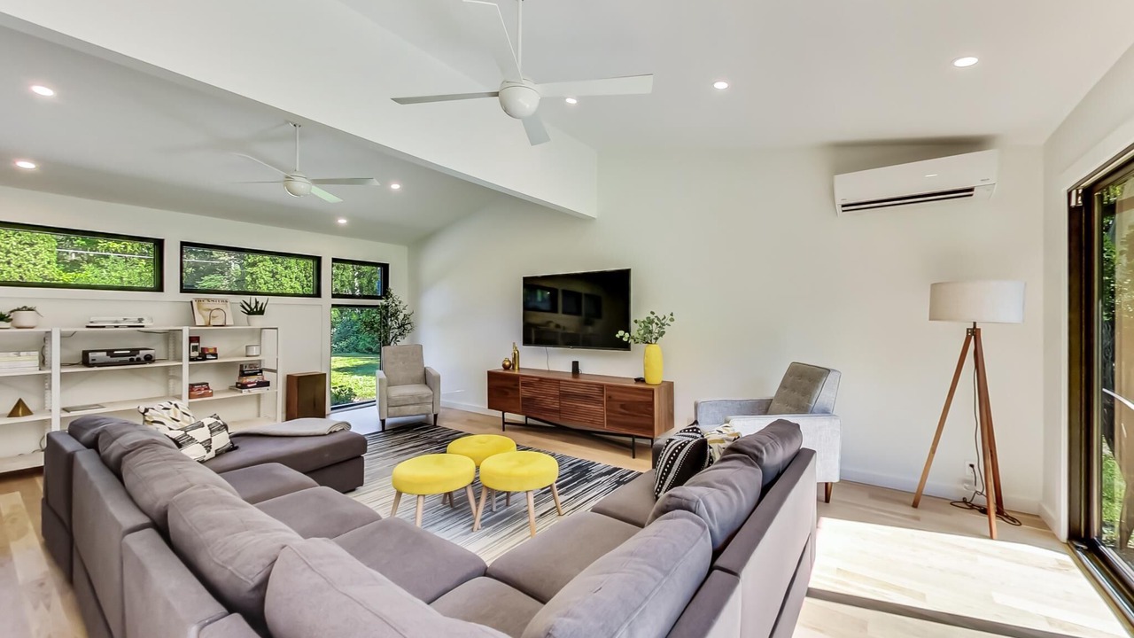 Photo of Livingroom in Union Pier