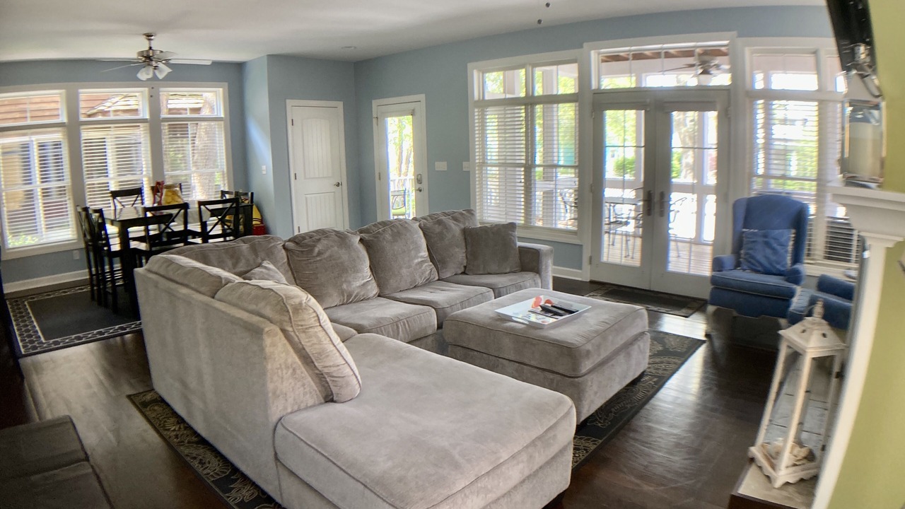 Photo of Livingroom in Michigan City