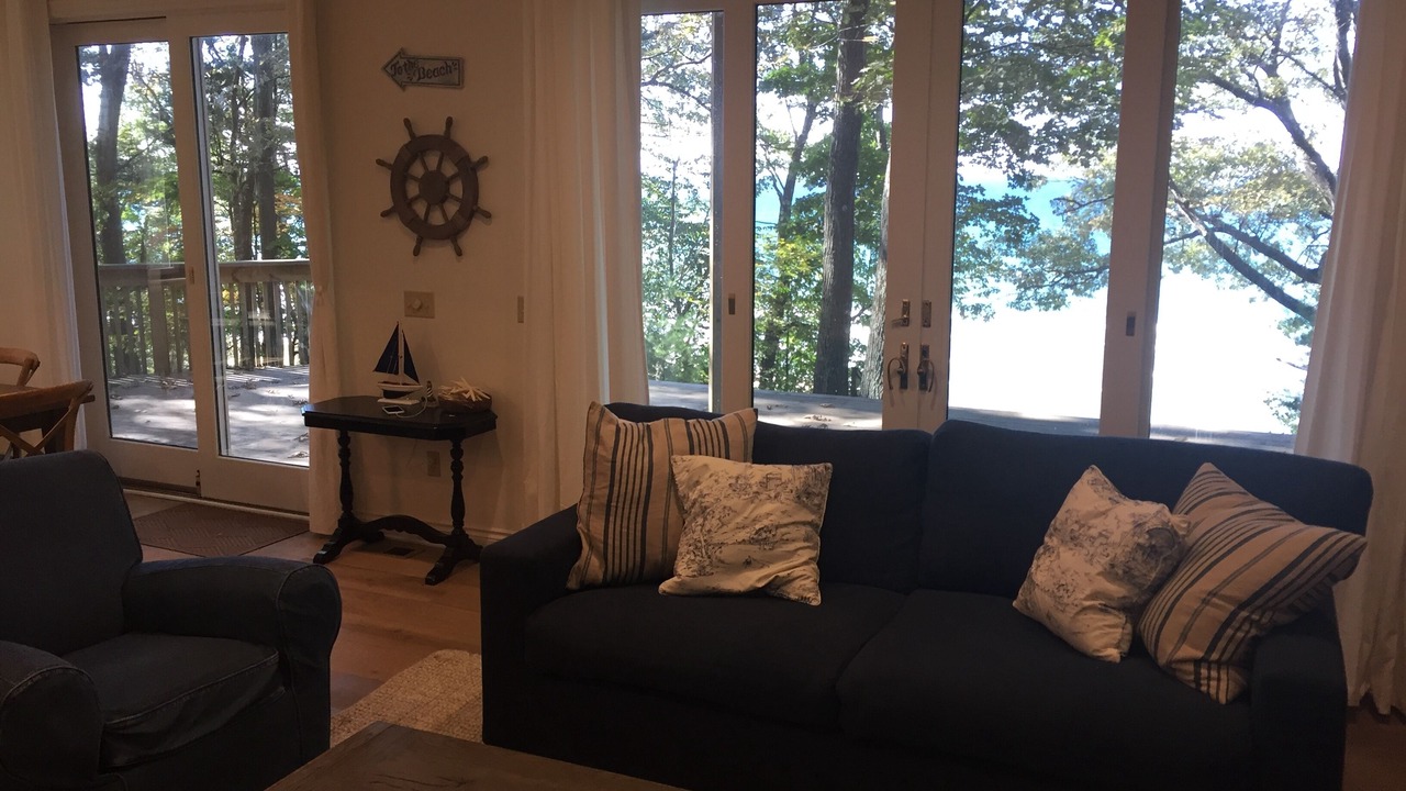 Photo of Livingroom in Montague
