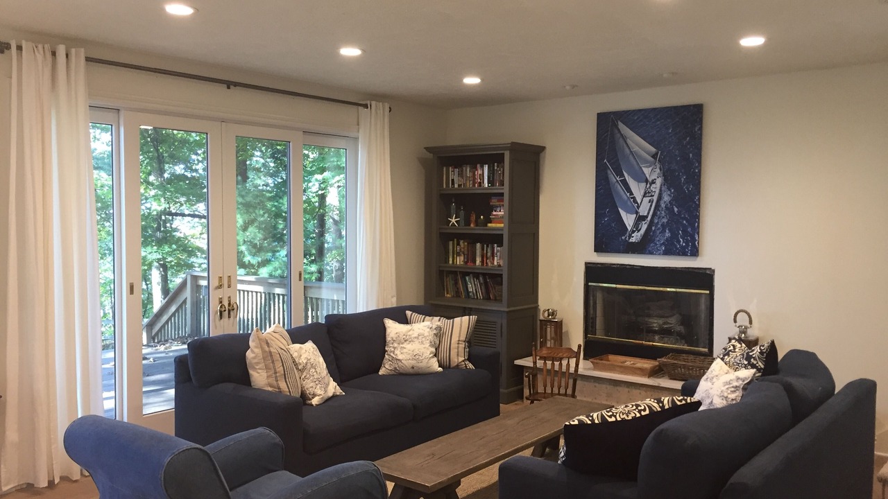 Photo of Livingroom in Montague