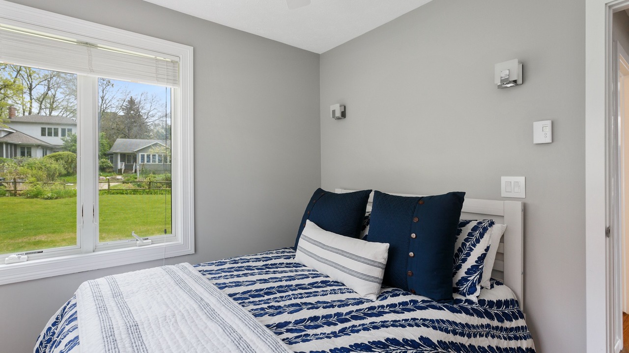 Photo of Bedroom in Gordon Beach