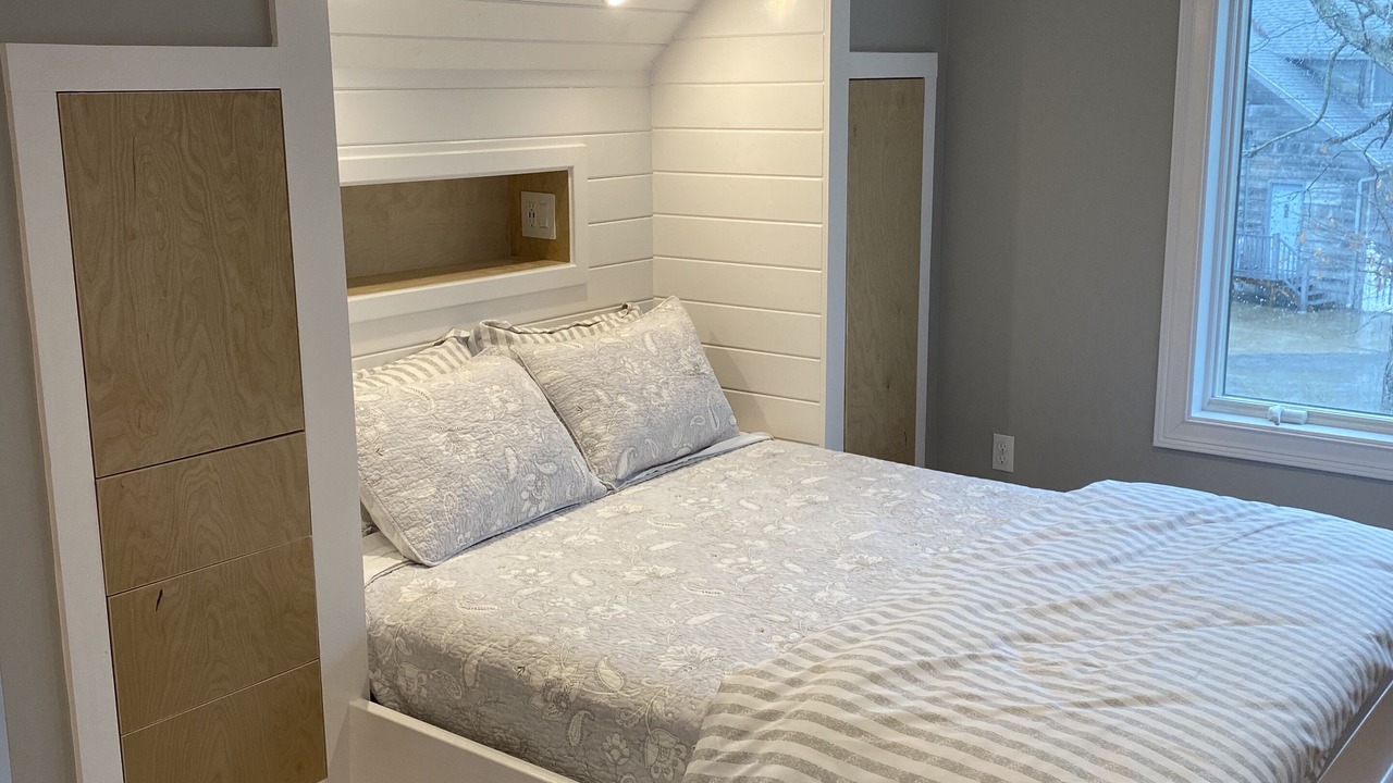 Photo of Bedroom in Gordon Beach