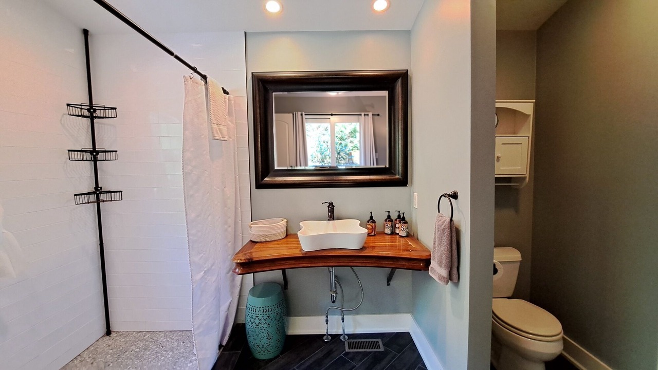 Photo of Bathroom in Union Pier