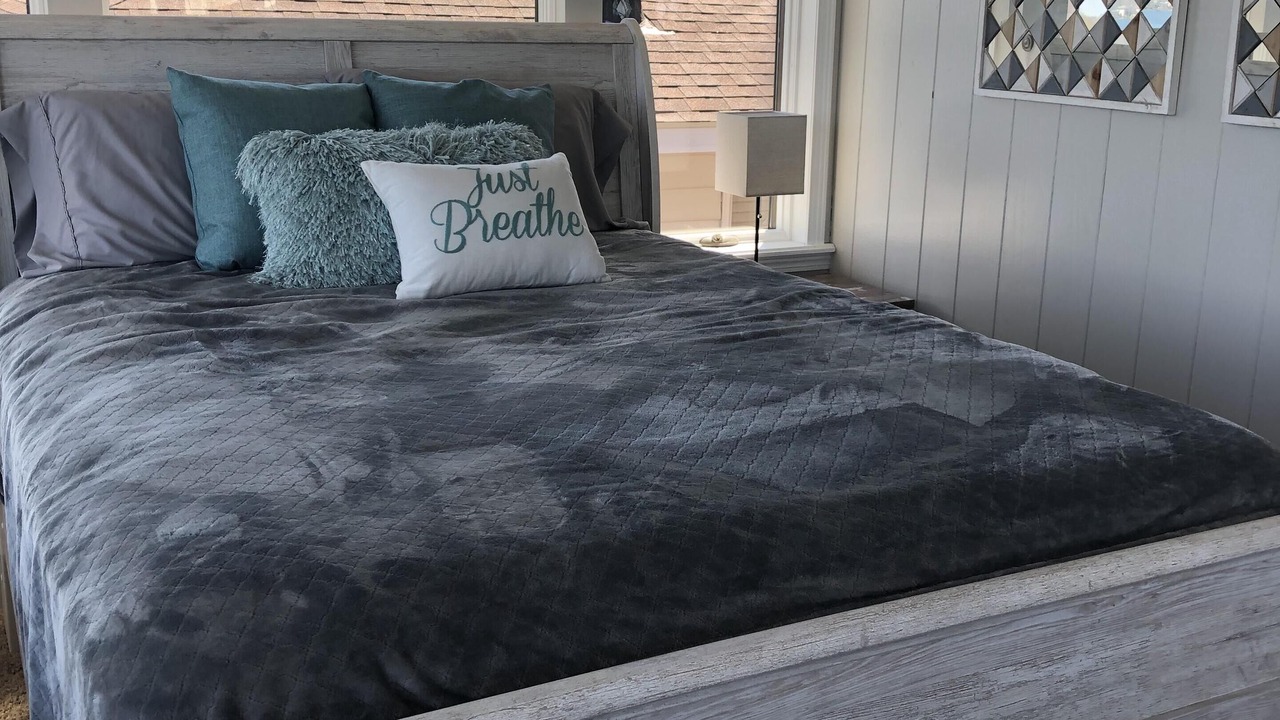 Photo of Bedroom in Clear Lake