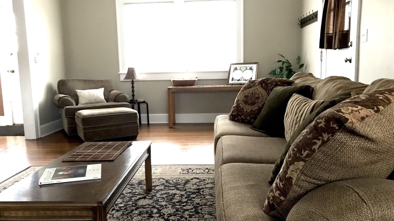 Photo of Livingroom in Meridian-Kessler