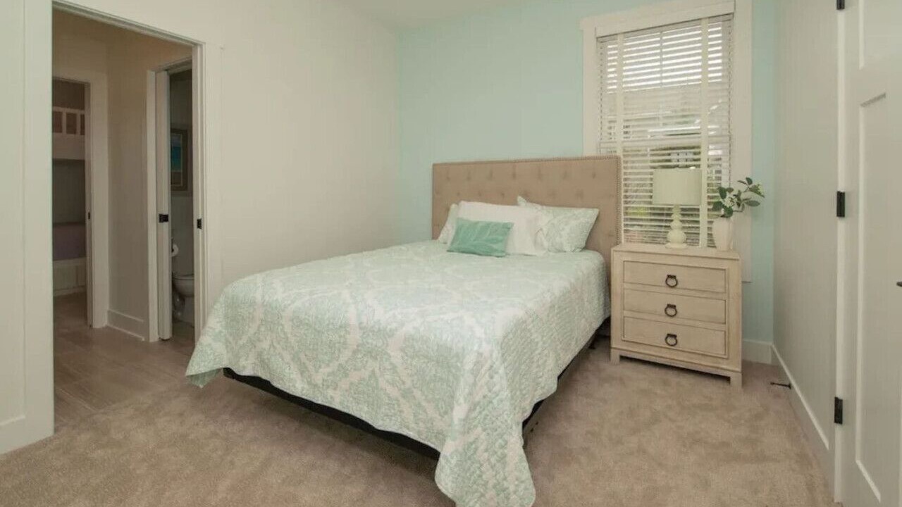 Photo of Bedroom in Miami Park