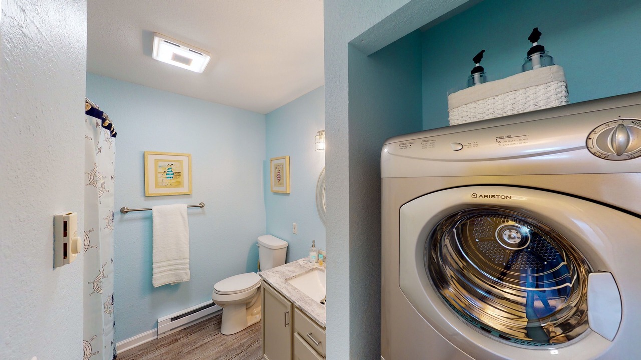 Photo of Bathroom in Oak Harbor