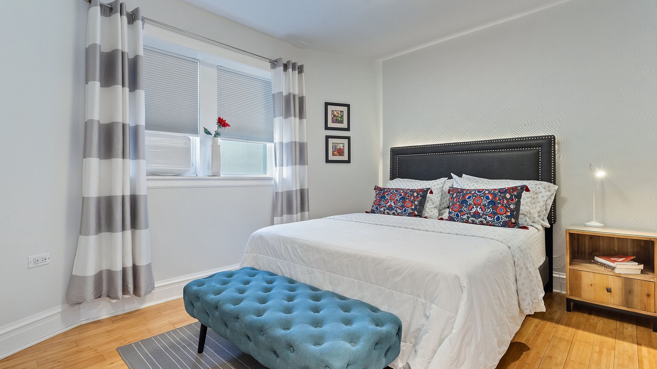 Photo of Bedroom in Andersonville