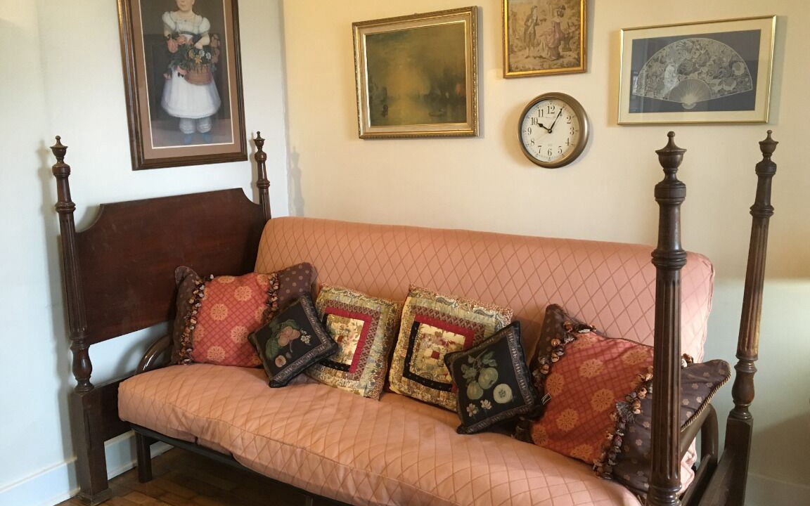 Photo of Livingroom in Hillsdale