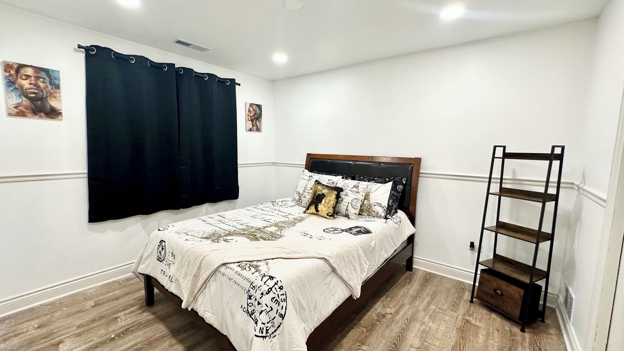 Photo of Bedroom in Lynwood