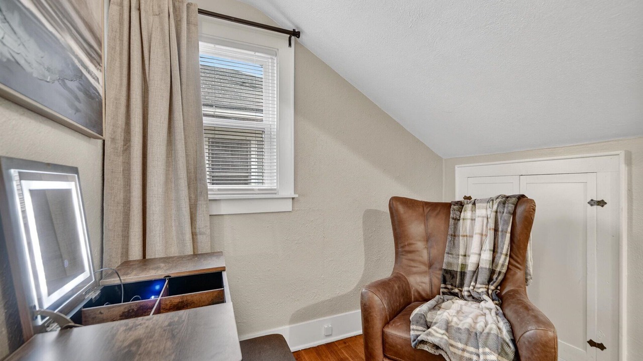 Photo of Livingroom in Lansing