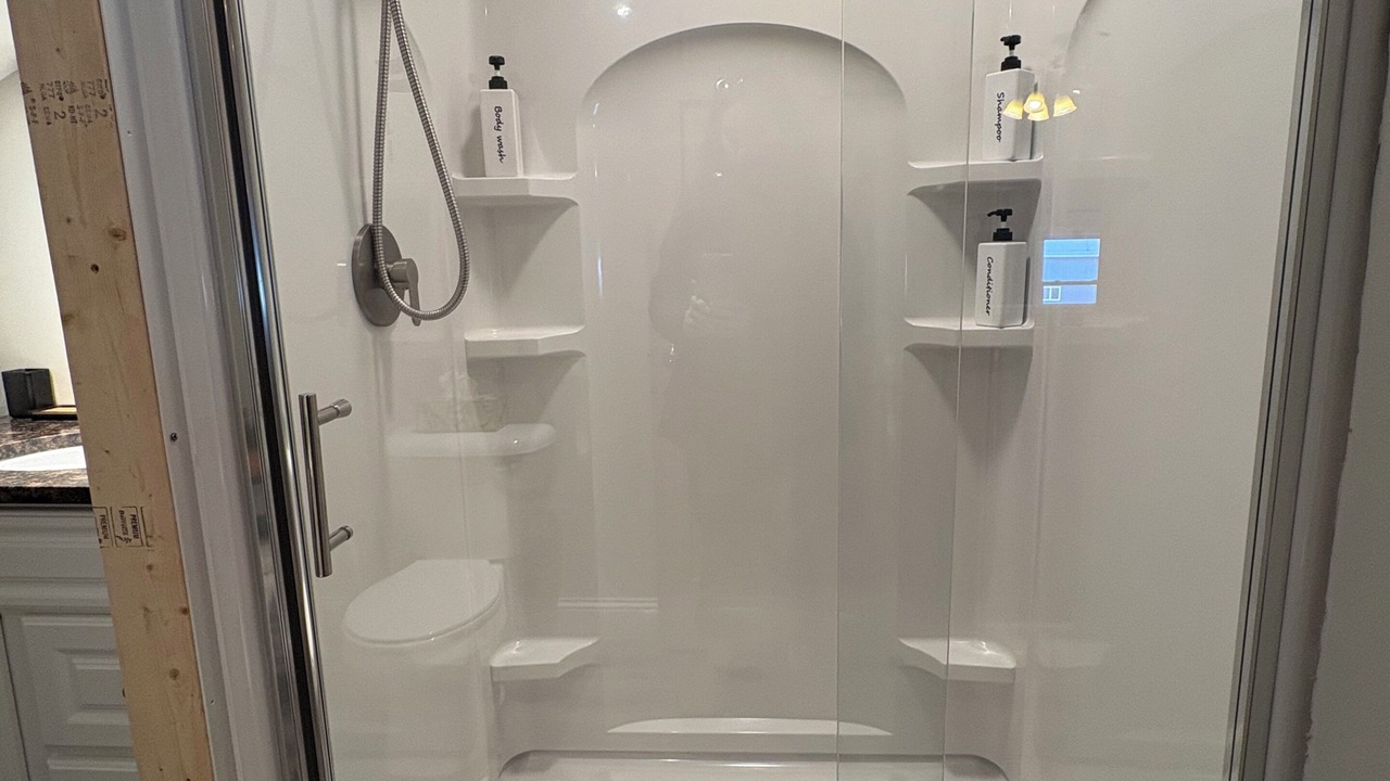 Photo of Bathroom in Oak Harbor