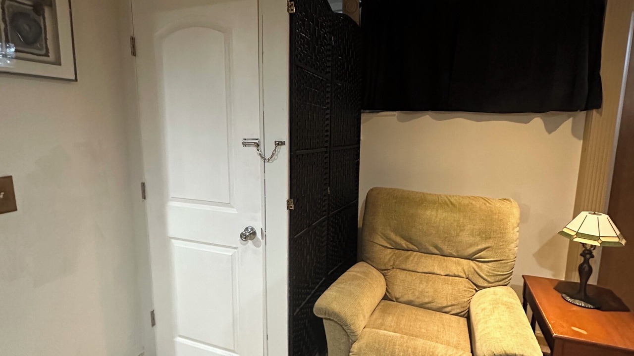 Photo of Livingroom in South Lyon