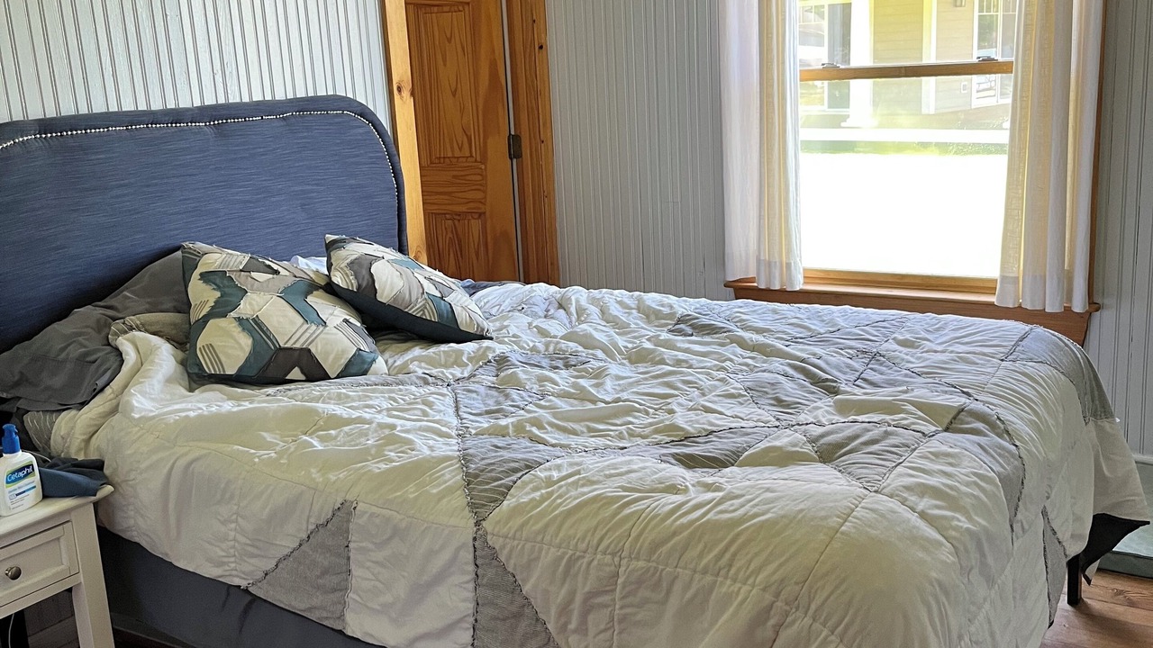 Photo of Bedroom in Cassopolis