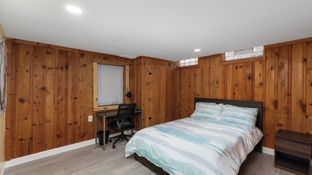 Photo of Bedroom in Redford