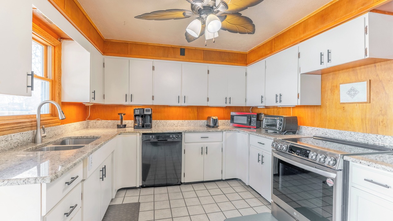 Photo of Kitchen in Paw Paw