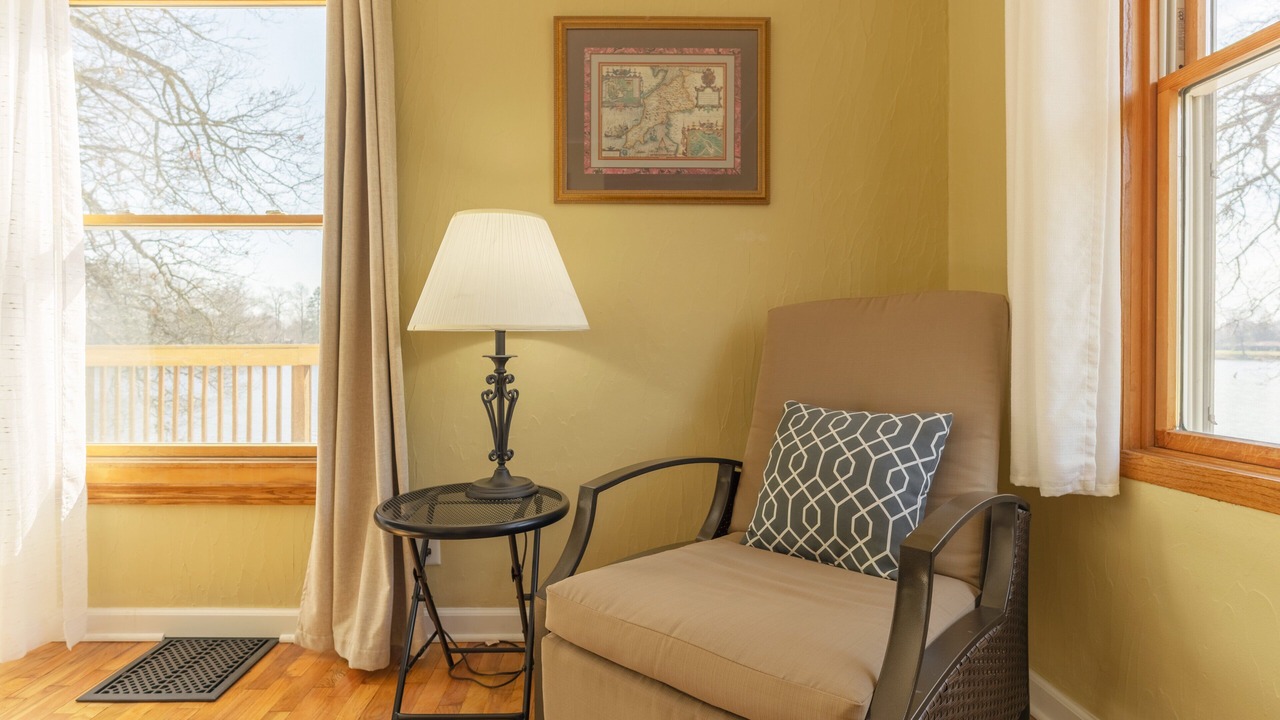 Photo of Livingroom in Paw Paw
