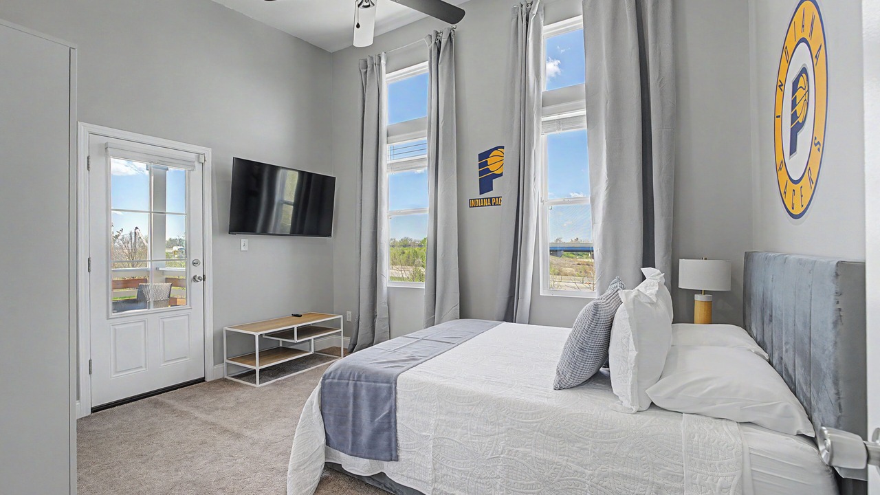 Photo of Bedroom in Fountain Square