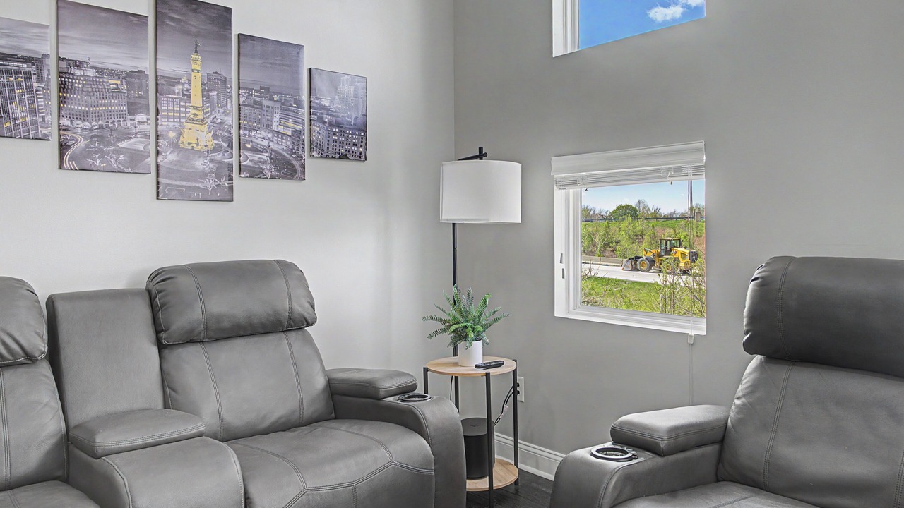 Photo of Livingroom in Fountain Square