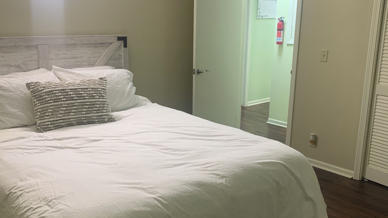 Photo of Bedroom in Battle Creek