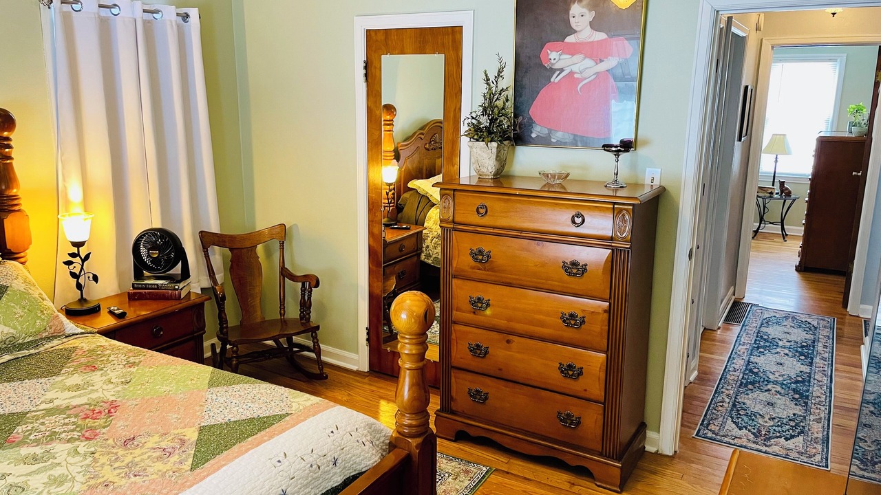 Photo of Bedroom in Roseland