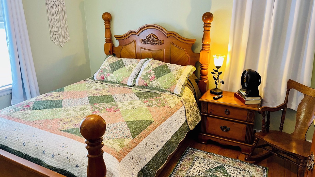 Photo of Bedroom in Roseland