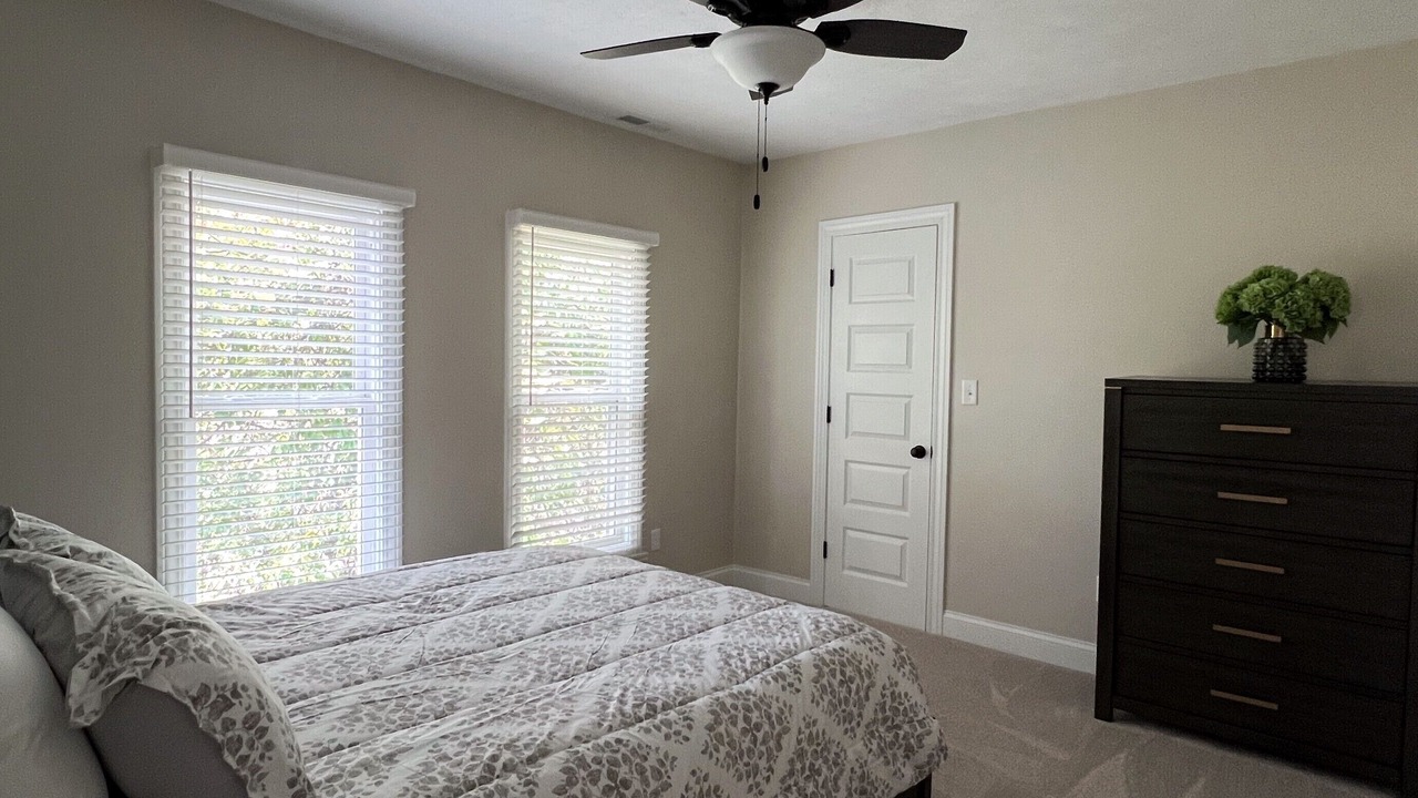 Photo of Bedroom in Roseland