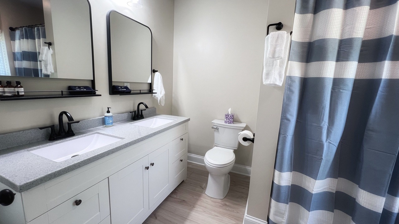 Photo of Bathroom in Roseland