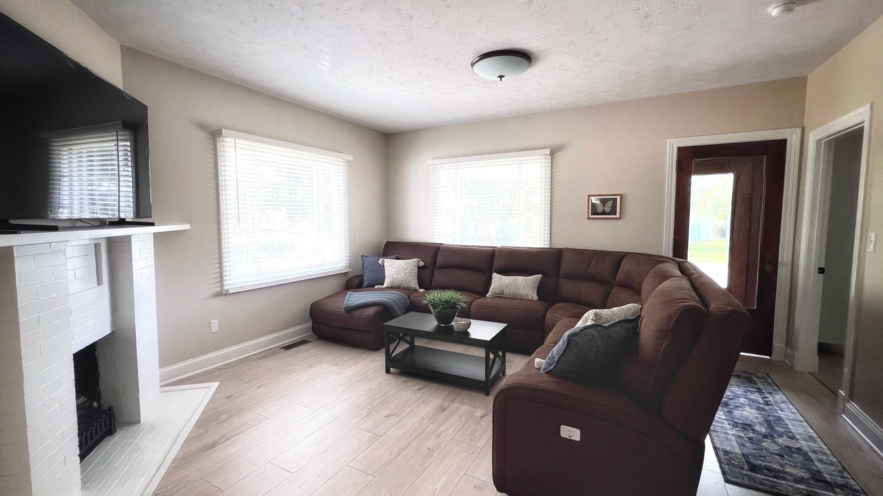 Photo of Livingroom in Roseland