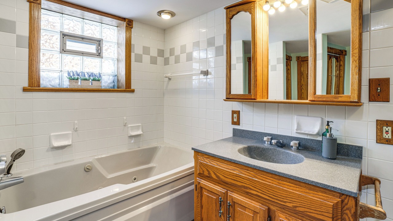 Photo of Bathroom in Lansing