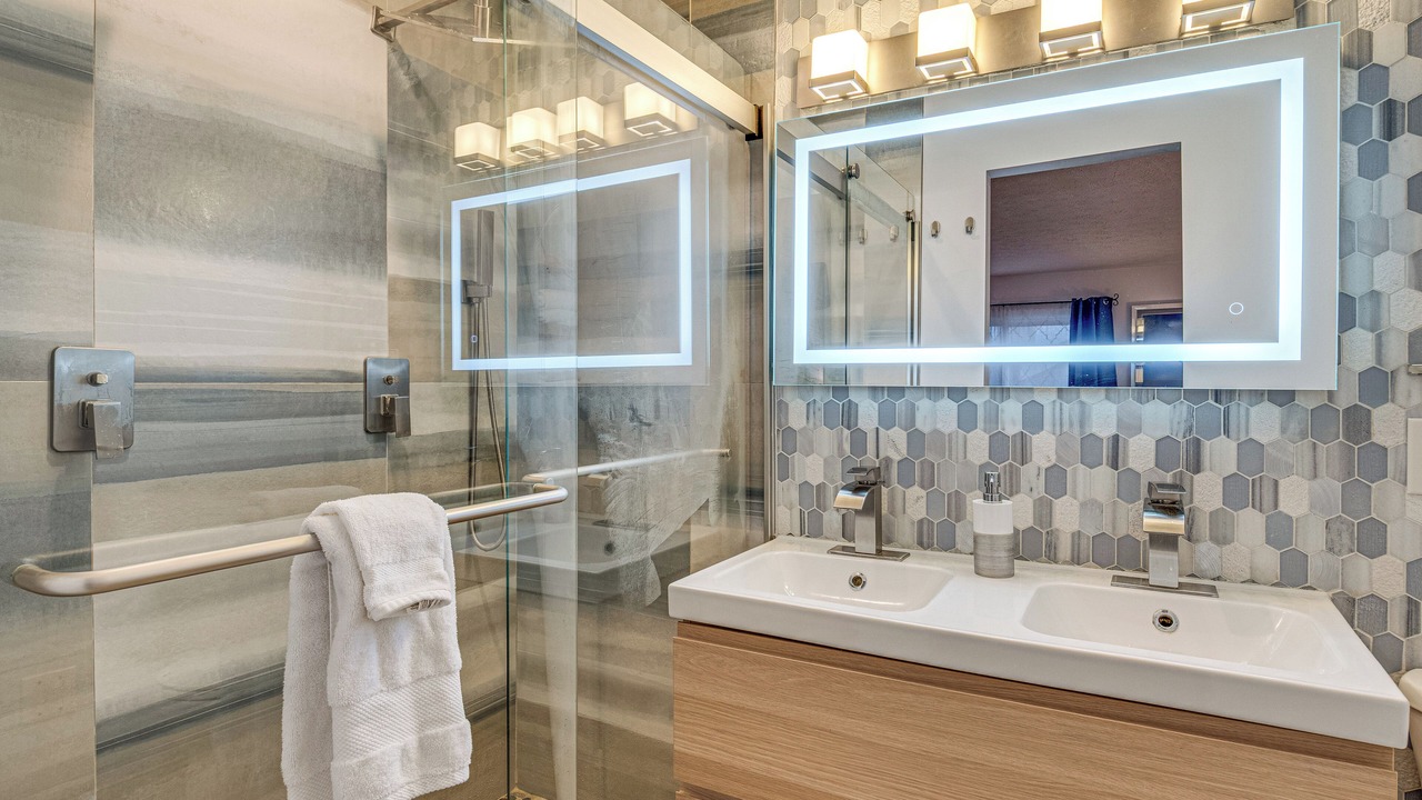 Photo of Bathroom in Renaissance Place