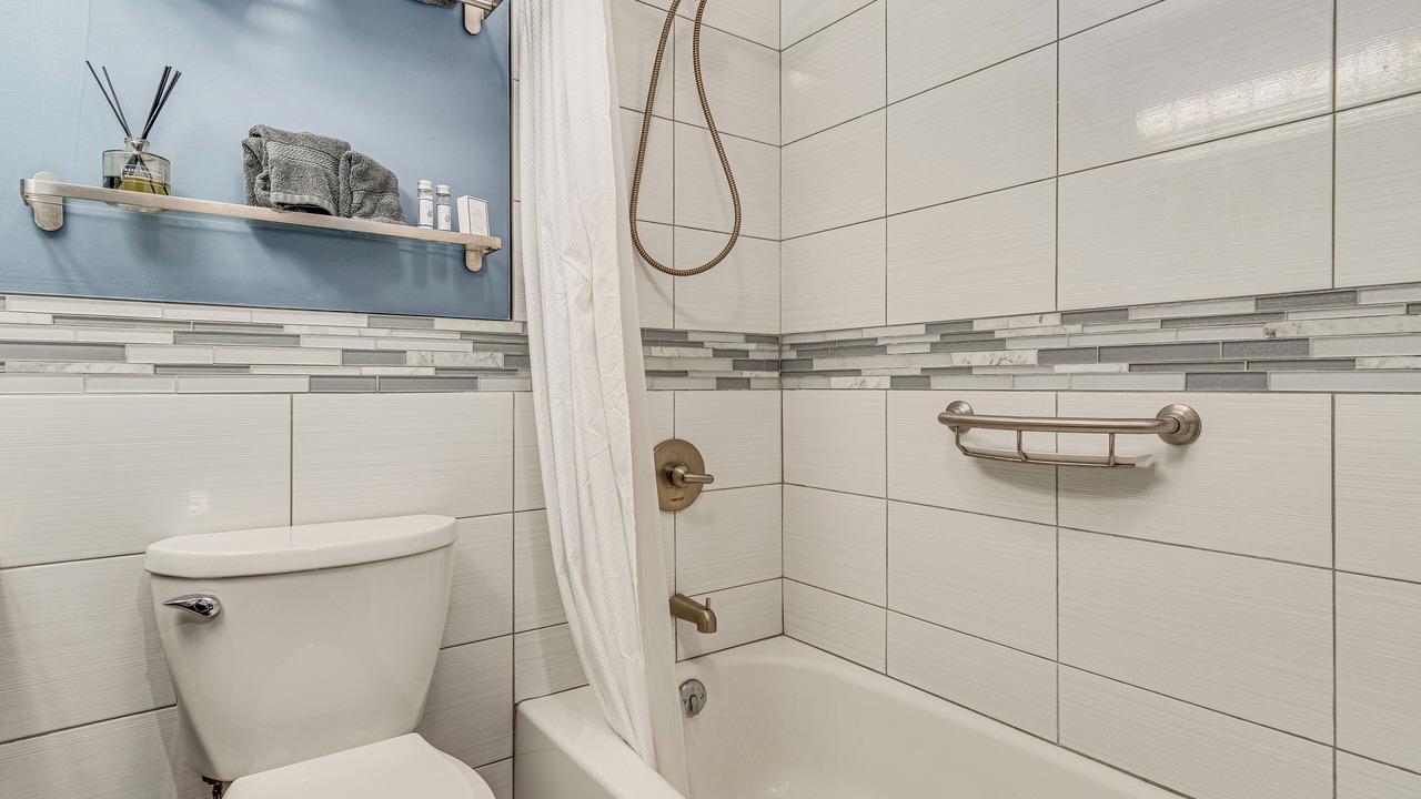 Photo of Bathroom in Renaissance Place