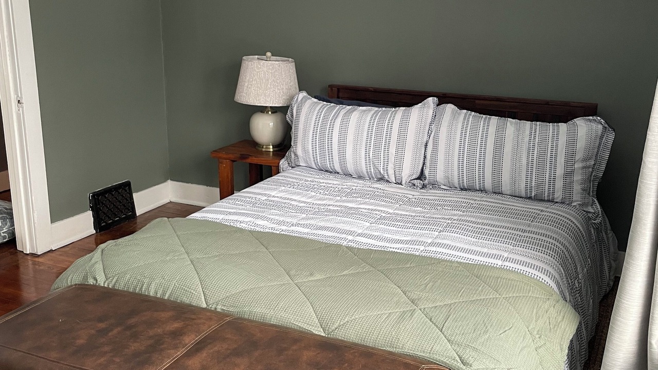 Photo of Bedroom in Lawrence
