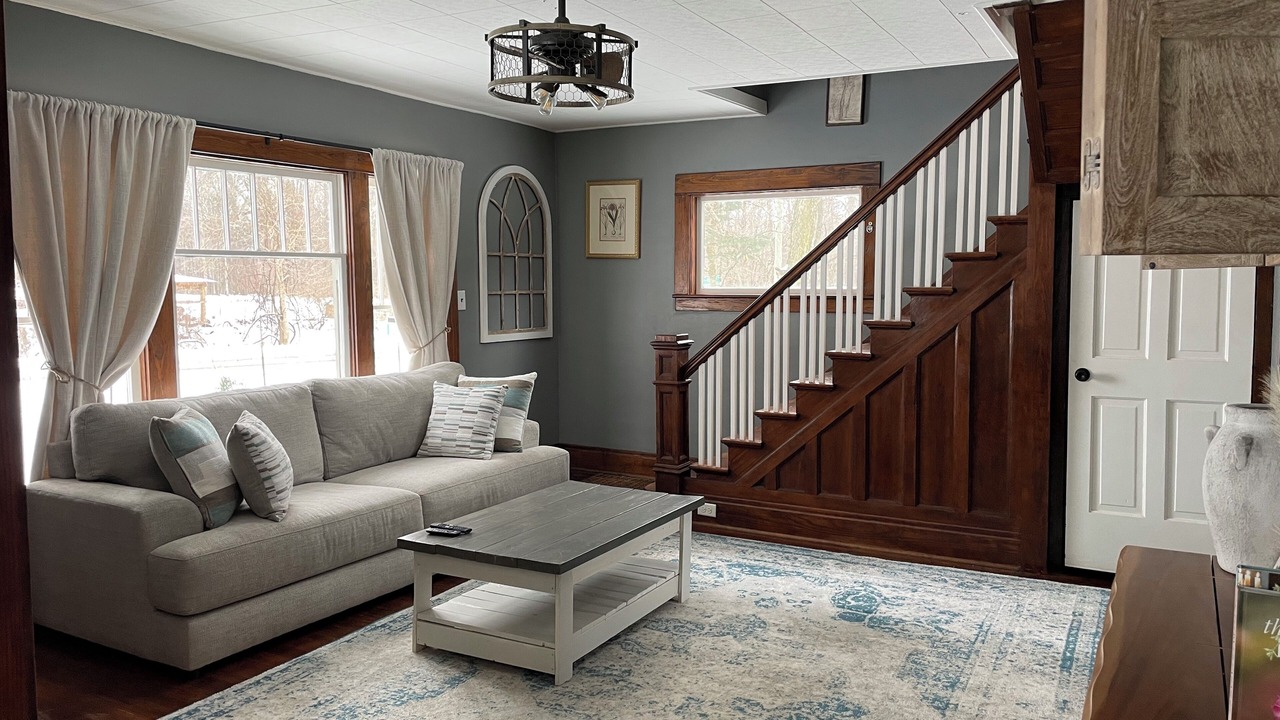 Photo of Livingroom in Lawrence