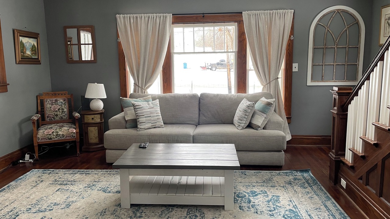 Photo of Livingroom in Lawrence