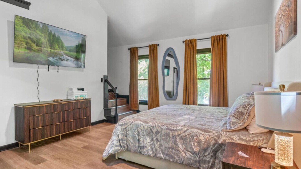 Photo of Bedroom in Feather Cove I
