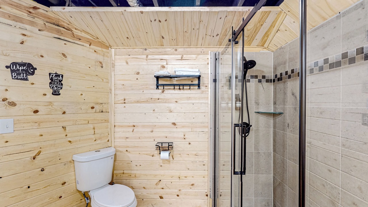 Photo of Bathroom in Gnaw Bone